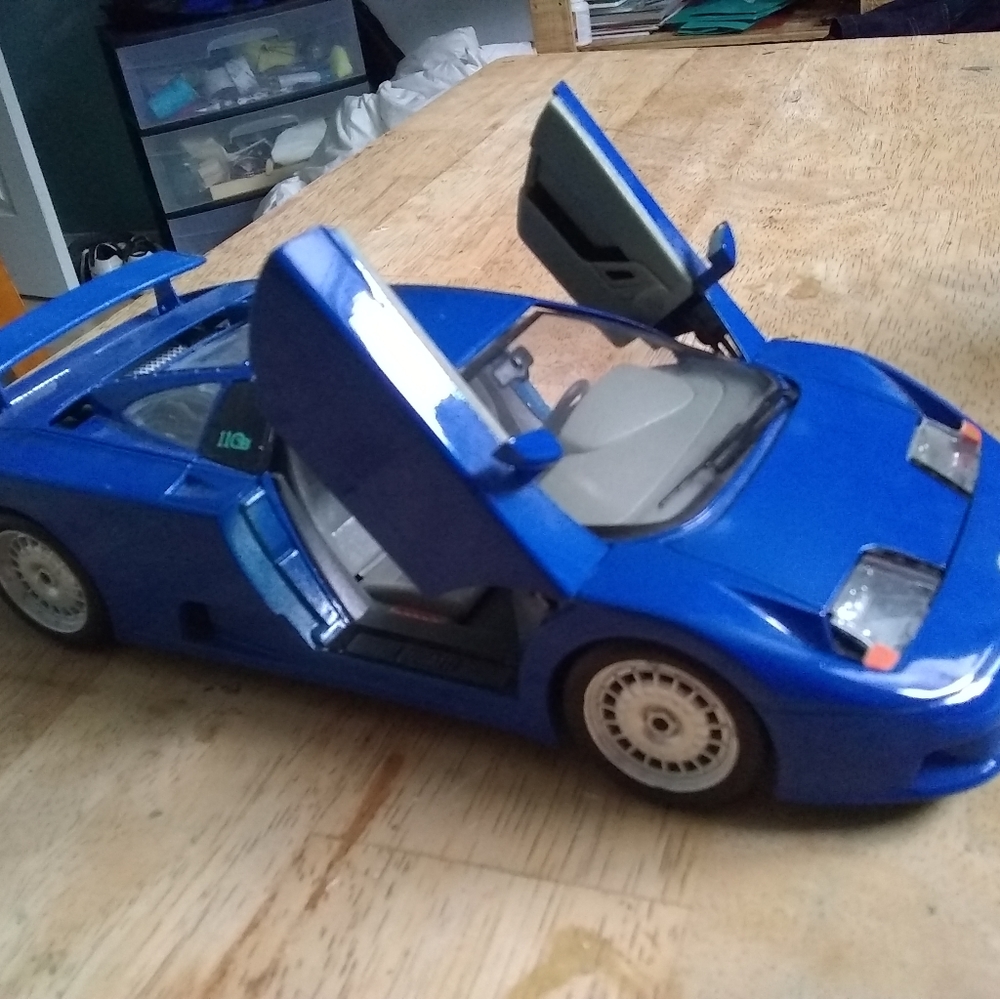 Vintage Burago Bugatti 11GB Blue Die Cast Model Car 1:18 scale 1991